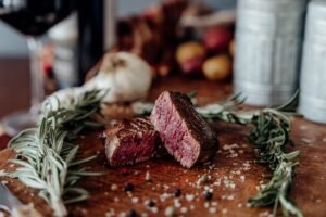 10283-BeefTenderloinFiletMignon3ozCOOKd900x600SHOP.jpg