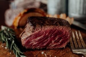 10289-BeefTenderloinFiletMignon9ozCOOKd900x600SHOP.jpg