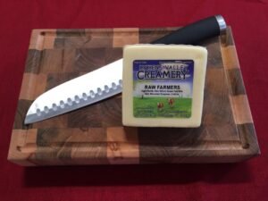 raw-grass-fed-farmers-cheese-105-oz.jpg
